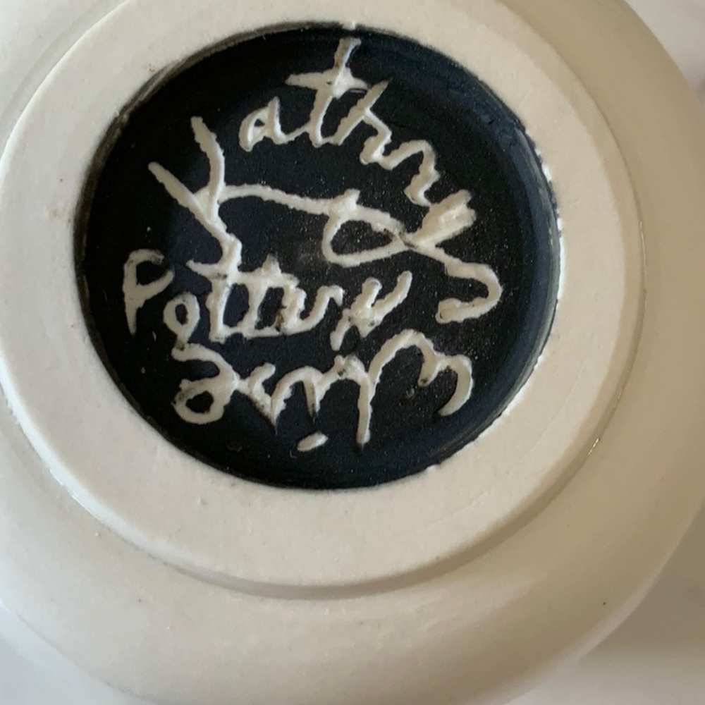 Line detail rose vase - Picture 6 of 6